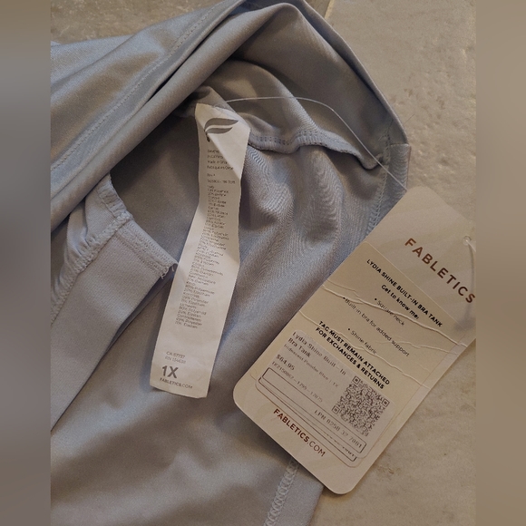 Fabletics Lydia Shine Tank Built in Bra, Womens 1X, Iridescent Powder Blue - Picture 2 of 2